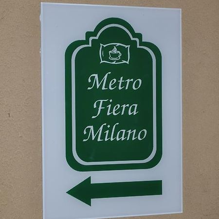Affittacamere Metro Fiera Pero Exteriör bild