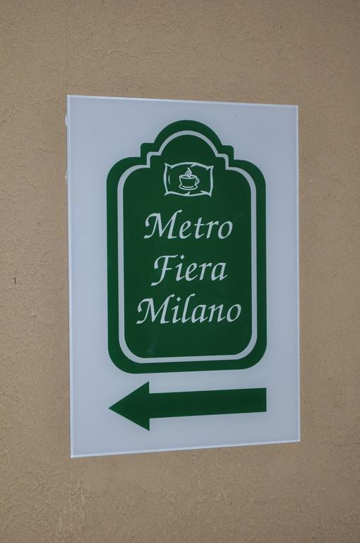 Affittacamere Metro Fiera Pero Exteriör bild
